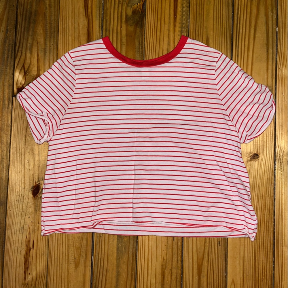 Red and white stripped cropped shirt